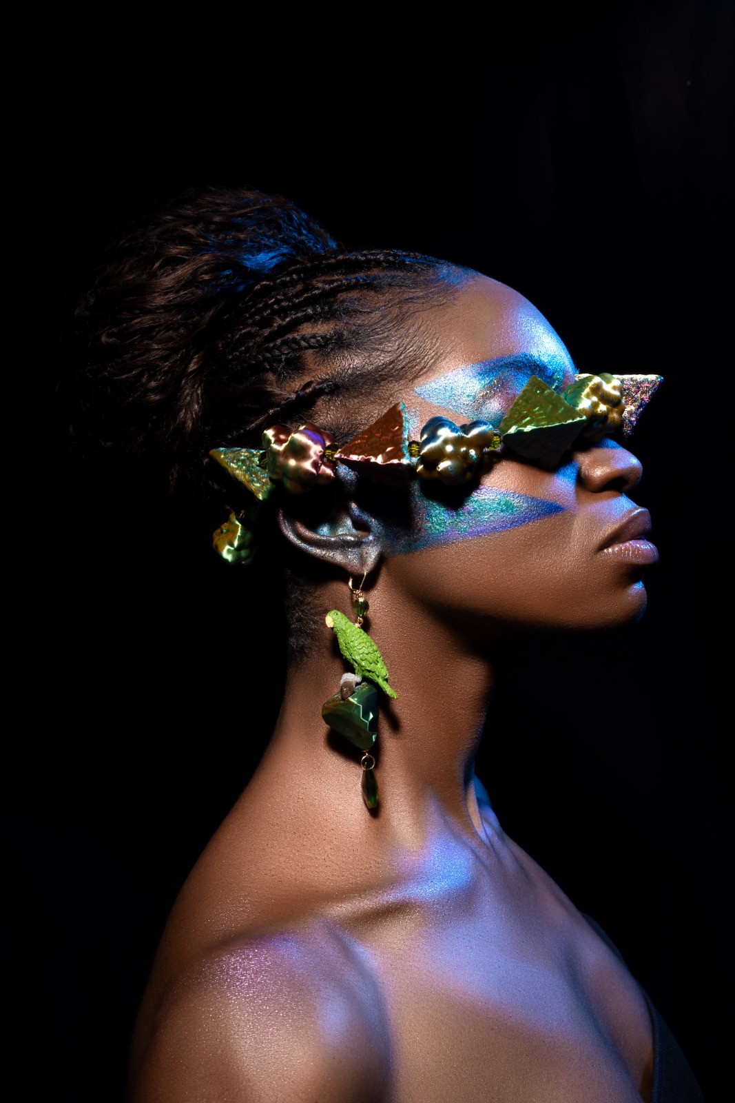 Creative Make-up Artwork by Leandra Bombelli